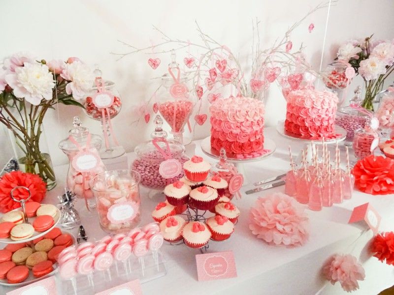 Fresh flowers, cupcakes and lots of pink lollies