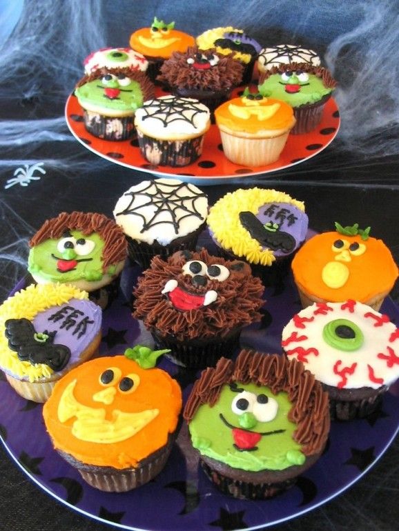 Creepy critter cupcakes